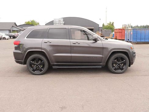 Used 2014 Jeep Grand Cherokee Altitude RWD image 4