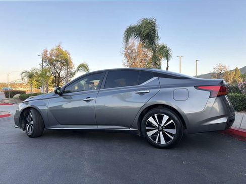 Used 2022 Nissan Altima 2.5 SV image 15
