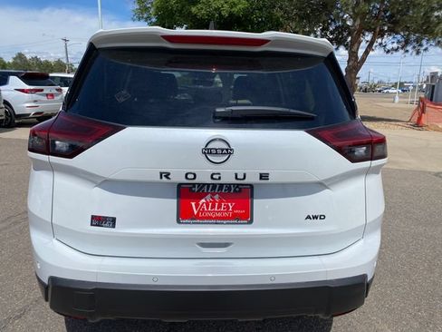 New 2026 Nissan Rogue SV AWD/4WD image 4