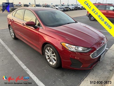 Used 2020 Ford Fusion SE image 1