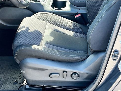 Used 2025 Subaru Outback Premium AWD/4WD image 18