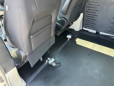 Used 2018 Chrysler Pacifica Touring Plus FWD image 13