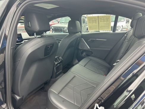Used 2025 BMW 530i RWD image 31