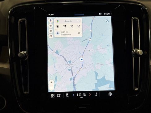 Used 2023 Volvo XC40 B5 Plus w/ Protection Package Premier image 24