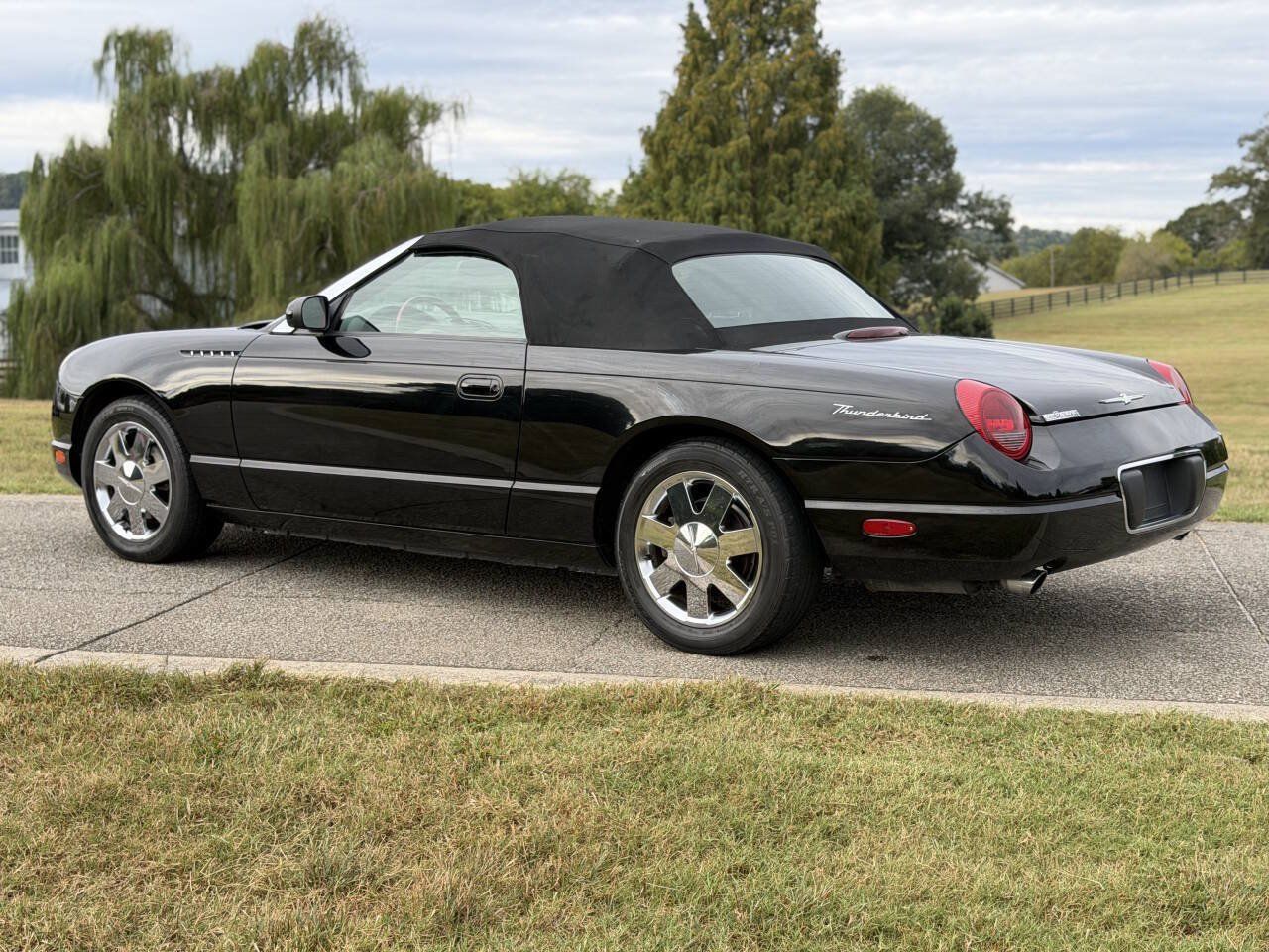 Used 2002 Ford Thunderbird RWD image 27