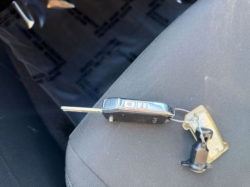 Used 2025 Kia Sportage LX image 21