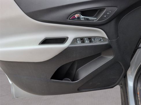 Used 2023 Chevrolet Equinox LT image 15