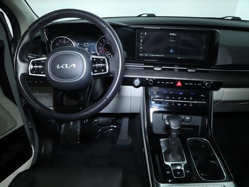 Used 2024 Kia Carnival EX FWD image 34