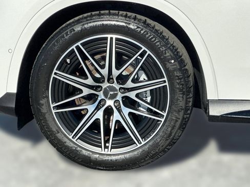 New 2025 Mercedes-Benz GLC 43 AMG 4MATIC image 10
