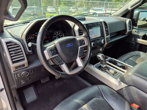 Used 2019 Ford F150 Platinum w/ Equipment Group 701A Luxury AWD/4WD image 31