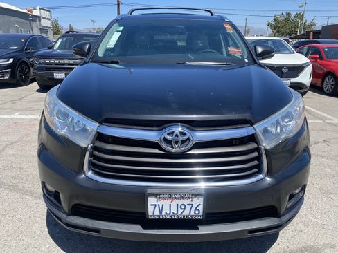Used 2016 Toyota Highlander XLE FWD image 3