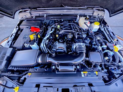 Used 2023 Jeep Gladiator Willys image 42