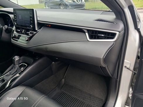 Used 2020 Toyota Corolla XSE image 48