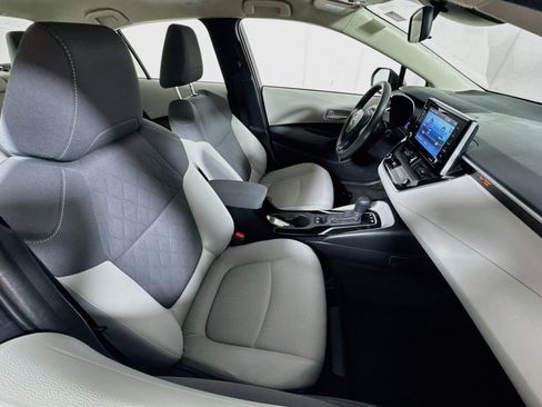 Used 2021 Toyota Corolla LE FWD image 23
