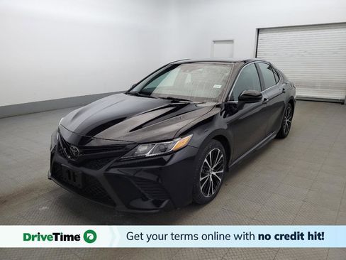 Used 2019 Toyota Camry SE image 1