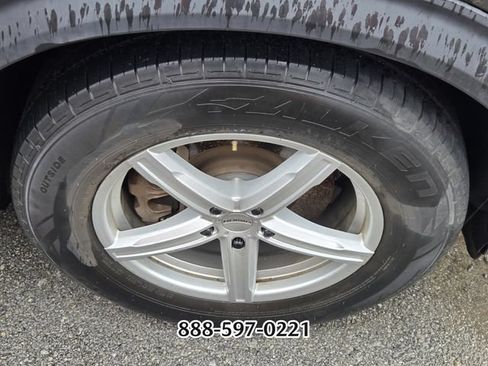 Used 2020 Ford Explorer XLT w/ Equipment Group 202A RWD image 5