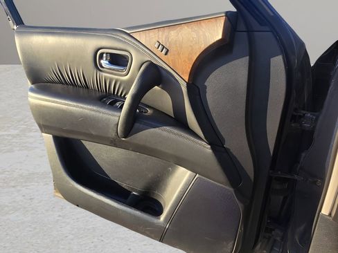 Used 2021 Nissan Armada SL w/ Captain's Chairs Package image 18