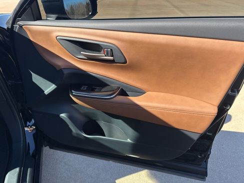 Used 2025 Toyota Crown Signia image 47