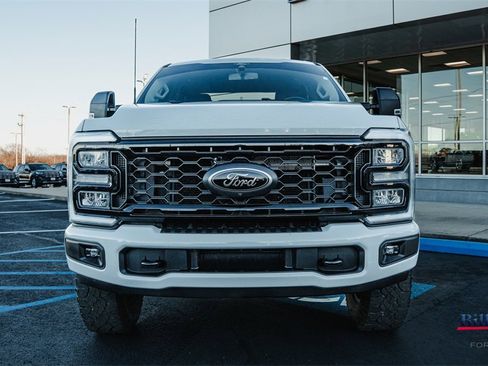 Certified 2025 Ford F250 Lariat w/ Tremor Off-Road Package image 9