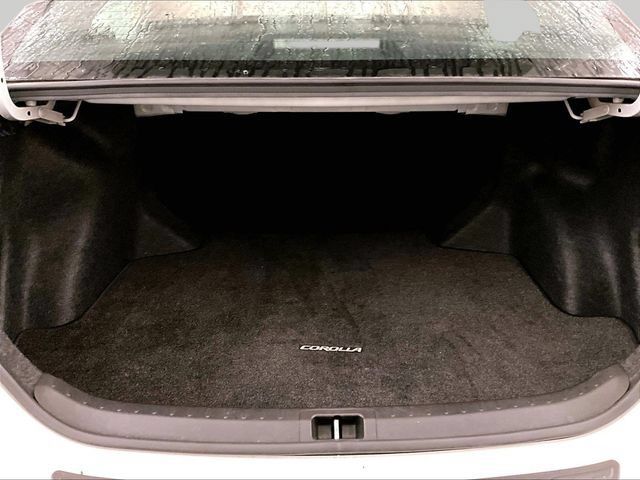 Used 2018 Toyota Corolla SE w/ Body Protection Package FWD image 33