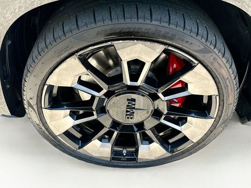 Used 2023 BMW XM AWD/4WD image 34