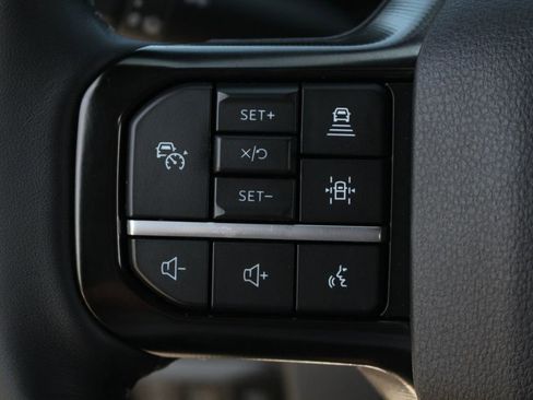 Used 2026 Ford F450 Platinum w/ FX4 Off-Road Package AWD/4WD image 12