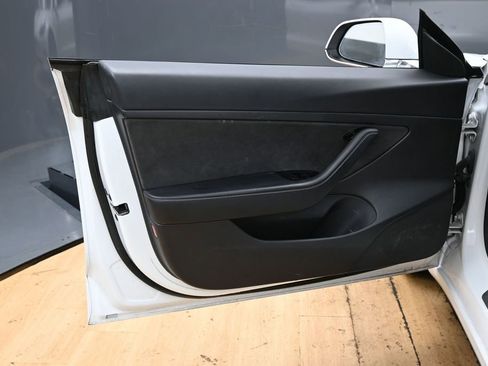 Used 2020 Tesla Model 3 Standard Range RWD image 43