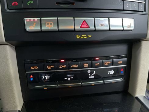 Used 2016 Mercedes-Benz E 350 4MATIC image 24