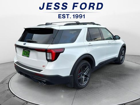 Used 2025 Ford Explorer ST image 5