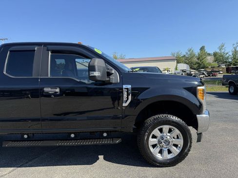 Used 2017 Ford F250 XL w/ Power Equipment Group AWD/4WD image 16