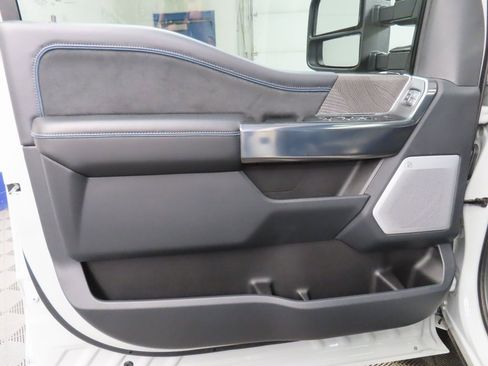 Used 2025 Ford F250 Platinum w/ FX4 Off-Road Package image 77