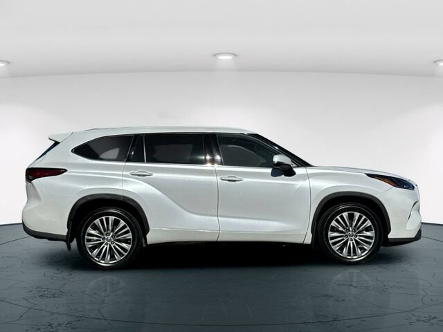 Used 2023 Toyota Highlander Platinum AWD/4WD image 7