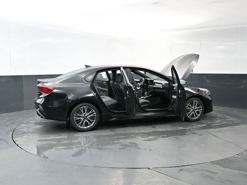 Used 2024 Kia Forte GT-Line w/ GT-Line Premium Package FWD image 17