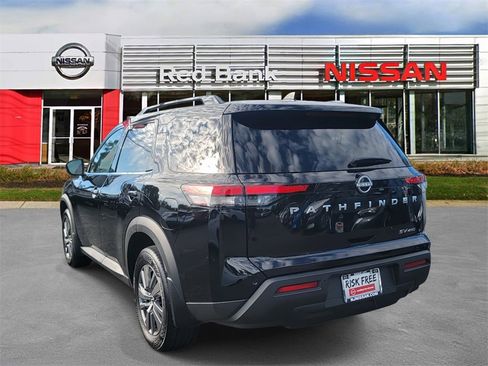 Used 2024 Nissan Pathfinder SV image 5