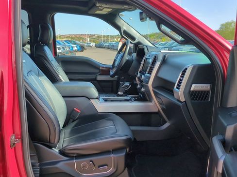 Used 2016 Ford F150 Platinum w/ Equipment Group 701A Luxury AWD/4WD image 31