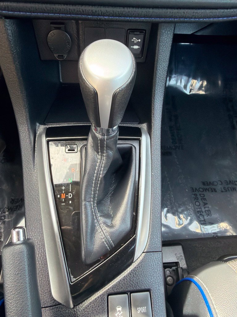 Used 2018 Toyota Corolla SE w/ SE Premium Package FWD image 23