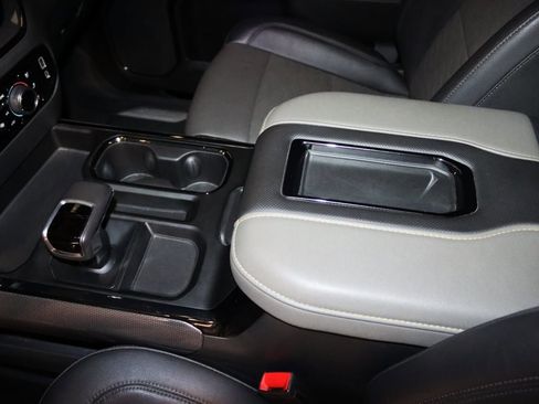 Used 2022 Chevrolet Silverado 1500 ZR2 w/ Technology Package image 40