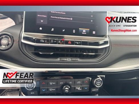 Used 2025 Jeep Compass Trailhawk AWD/4WD image 27