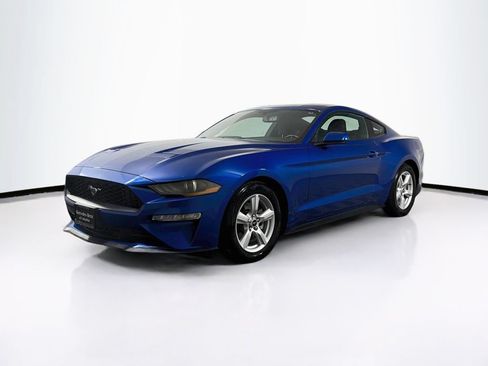 Used 2018 Ford Mustang Coupe RWD image 3