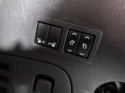 Used 2017 Chevrolet Tahoe Premier image 18