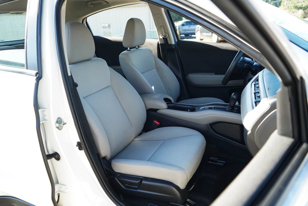 Used 2021 Honda HR-V LX image 13