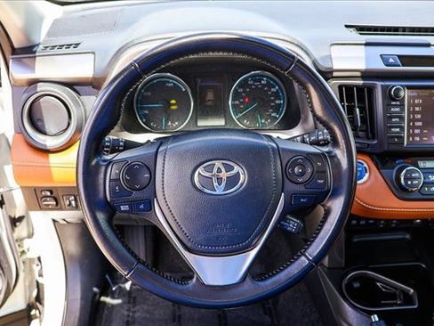 Used 2018 Toyota RAV4 Limited AWD/4WD image 13