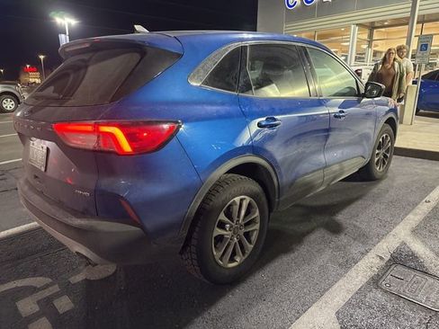 Used 2022 Ford Escape SE w/ Cold Weather Package image 9