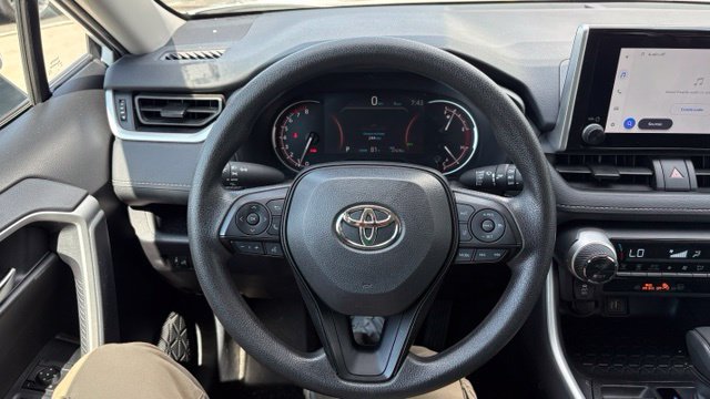 Used 2025 Toyota RAV4 XLE AWD/4WD image 13