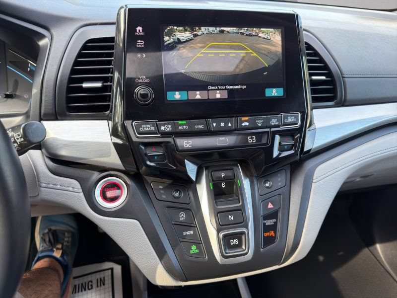 Used 2020 Honda Odyssey EX-L w/ RES & Navigation image 17