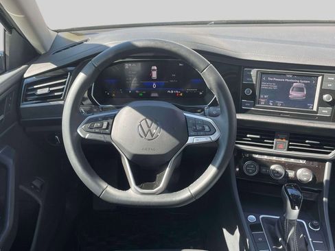 Used 2023 Volkswagen Jetta SE w/ Panoramic Sunroof Package image 14
