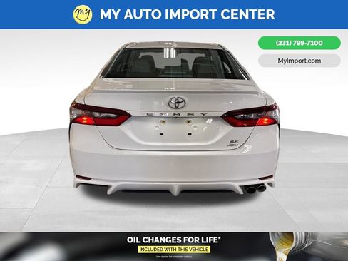 Used 2021 Toyota Camry SE image 6
