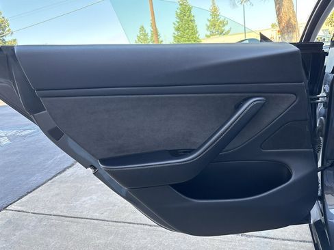 Used 2018 Tesla Model 3 Long Range AWD/4WD image 29