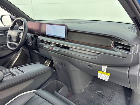 Used 2024 Kia EV9 GT-Line image 15