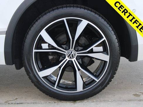 Certified 2023 Volkswagen Tiguan SEL R-Line image 33